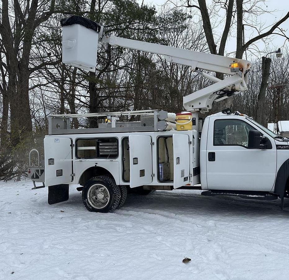 Used 2012 ALTEC AT200A MOUNTED ON 2012 FORD F450 SD