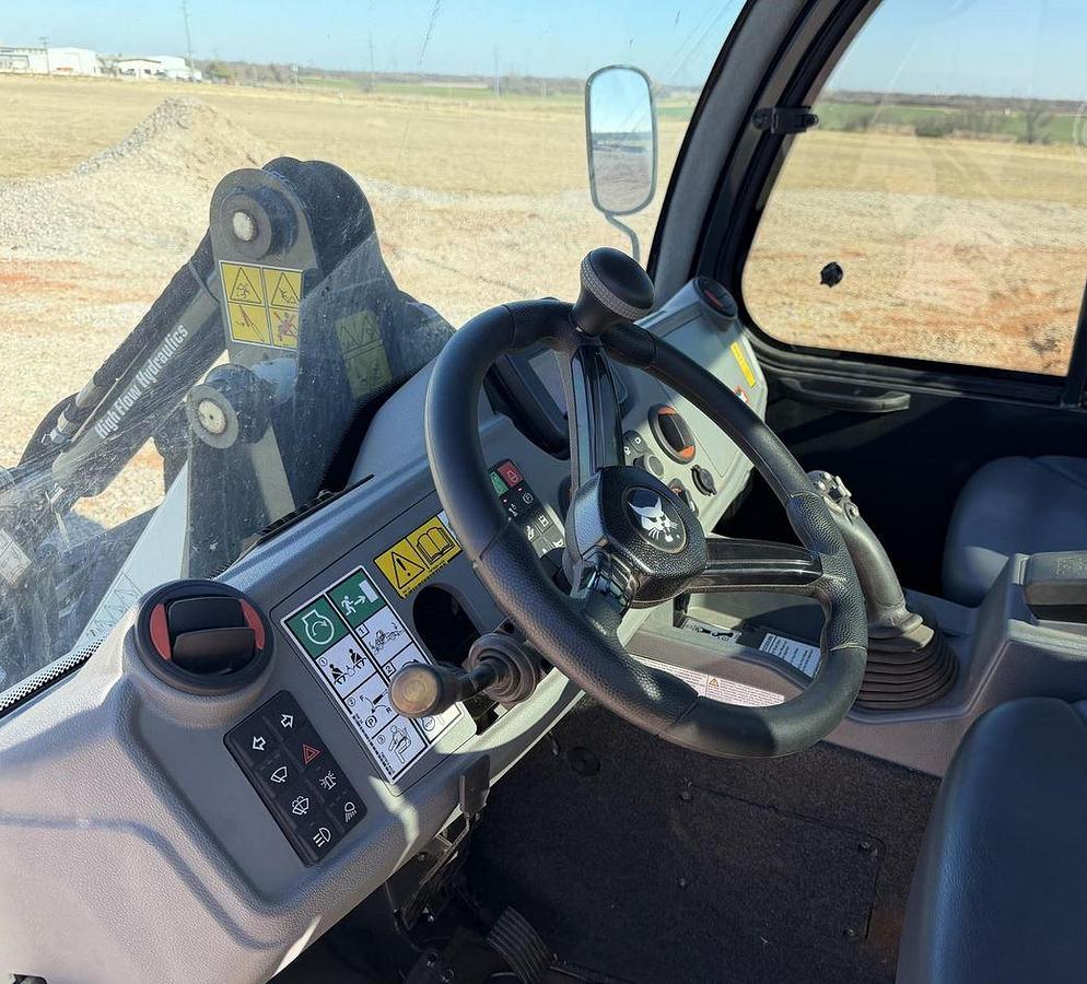 Used 2024 BOBCAT TOOLCAT UW53