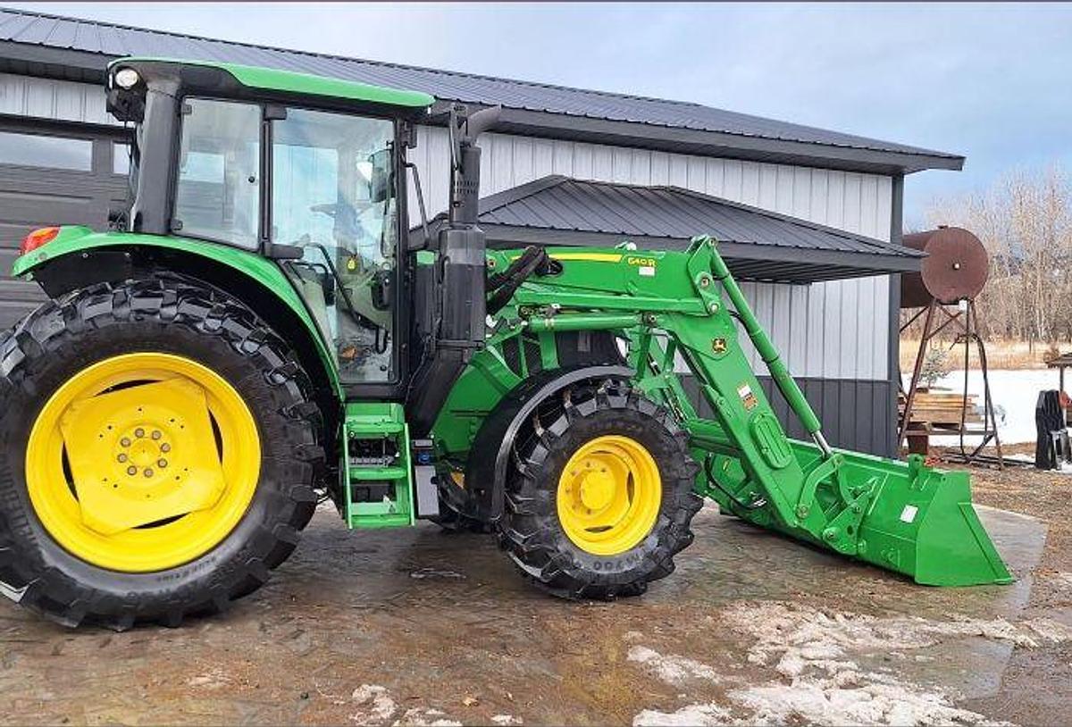 Used 2020 JOHN DEERE 6120M