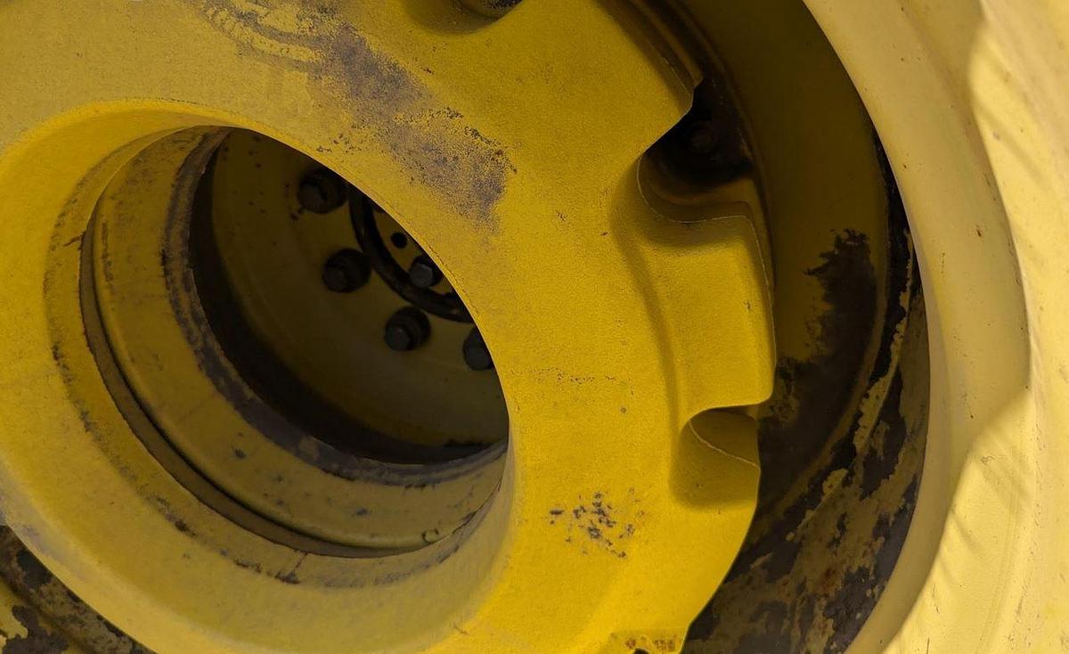 Used 2001 JOHN DEERE 9400 Tractor