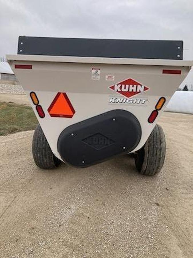 Used 2017 Kuhn Knight Spreader