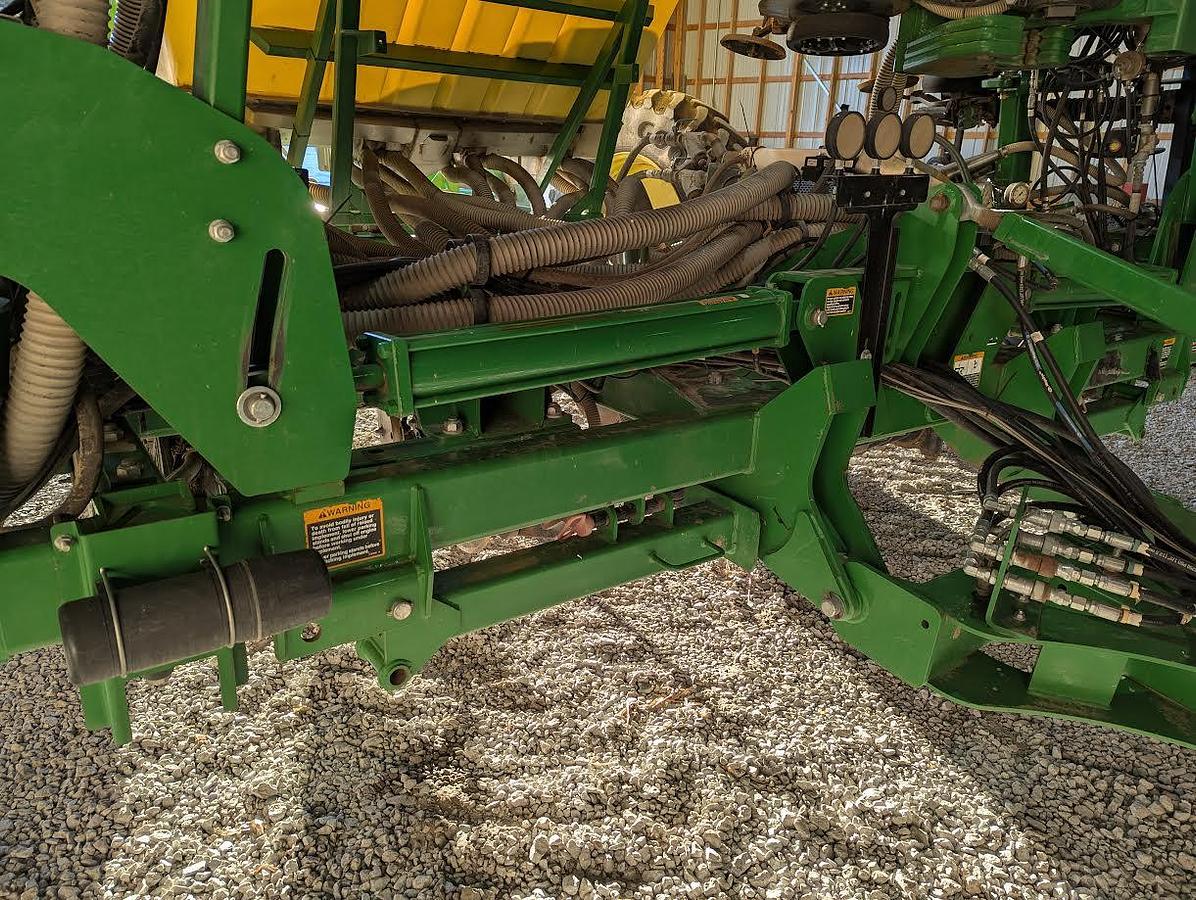 Used 2016 John Deere 2510H Fertilizer Applicator