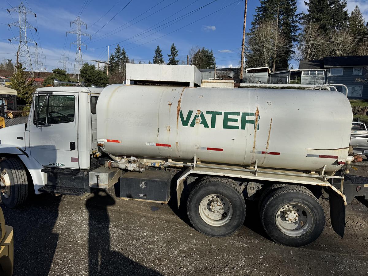 Used 1999 Freightliner Water Truck