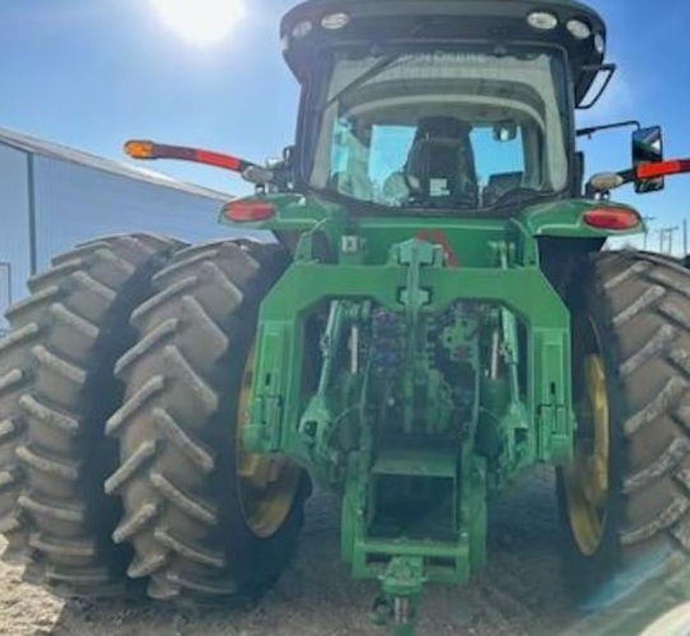 Used 2017 JOHN DEERE 8320R