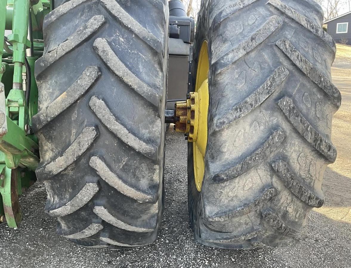 Used 1999 JOHN DEERE 9400 Tractor