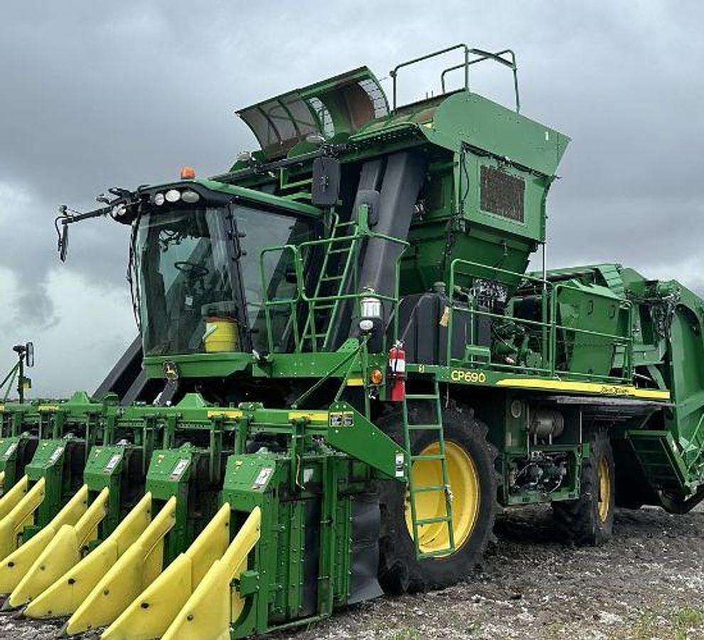 Used 2020 JOHN DEERE CP690