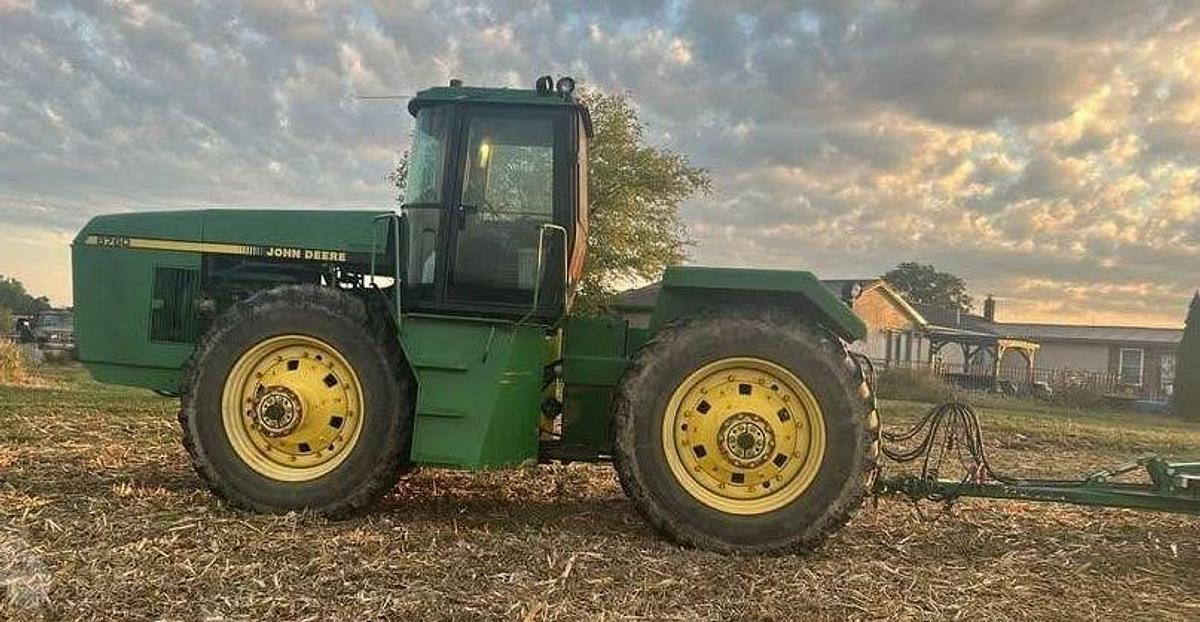 Used 1990 JOHN DEERE 8760 Tractor