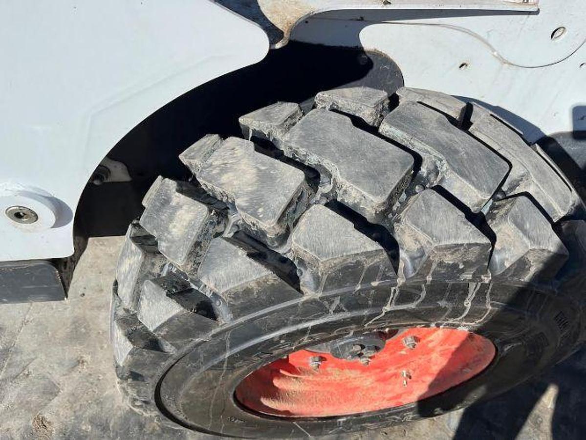 Used 2019 BOBCAT S740