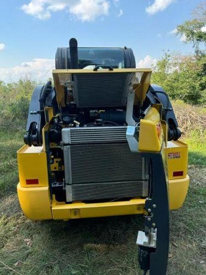 Used 2019 NEW HOLLAND L220