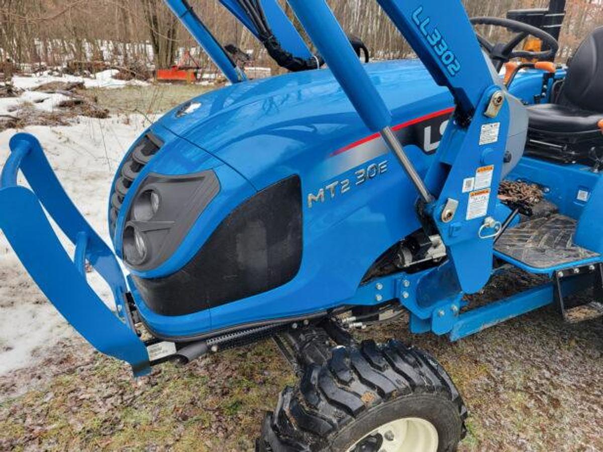 Used 2022 LSMTZ30E Tractor