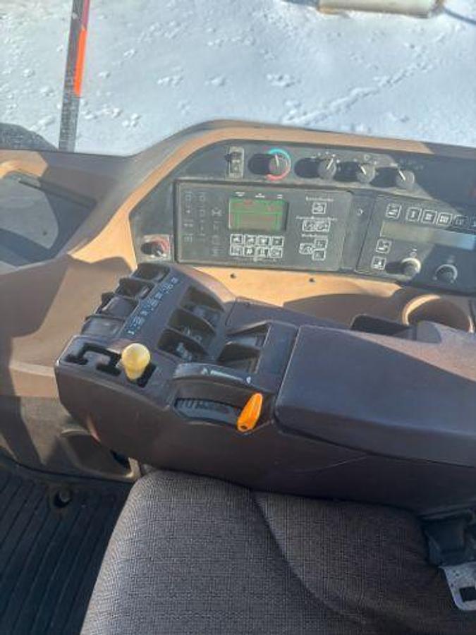 Used 2004 JOHN DEERE 9420