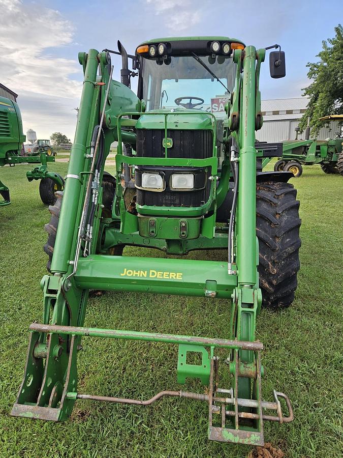 Used 2011 John Deere 7130 Tractor