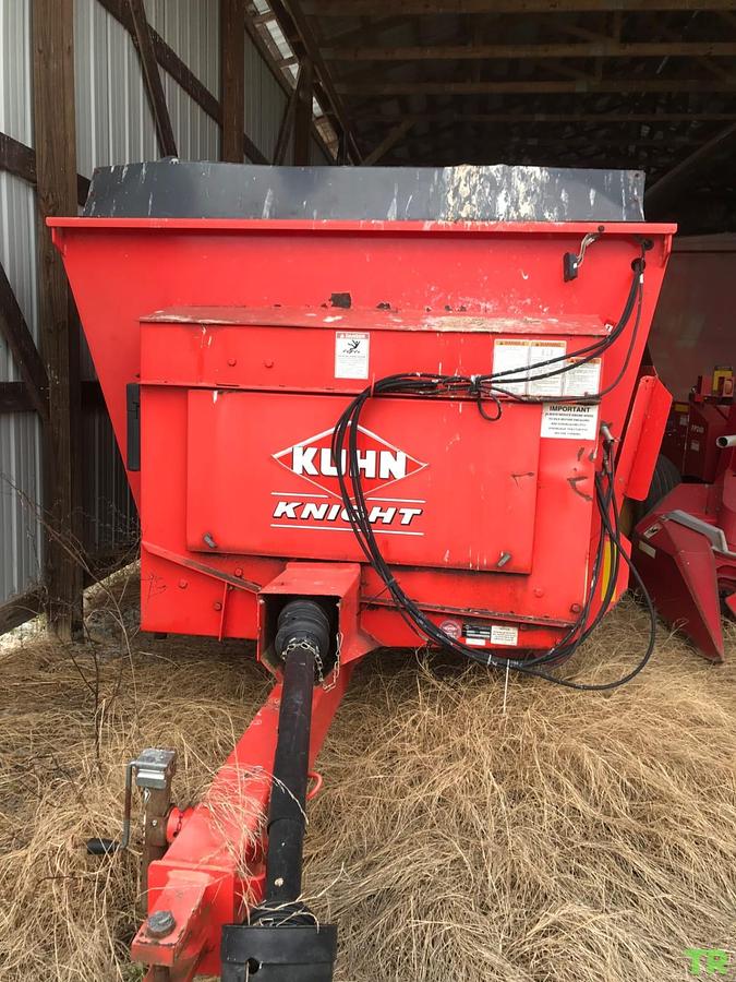 Used 2012 Kuhn Knight 8124 Manure Spreader