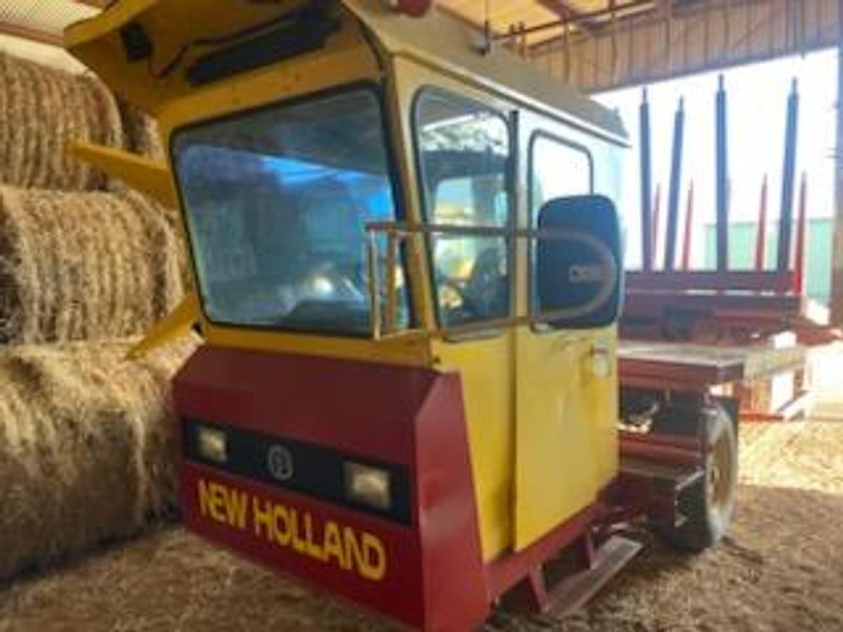 Used 1997 New Holland 1089 Bale Wagon