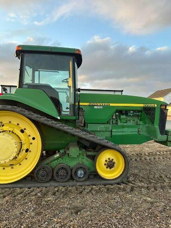 Used 1997 JOHN DEERE 8200T
