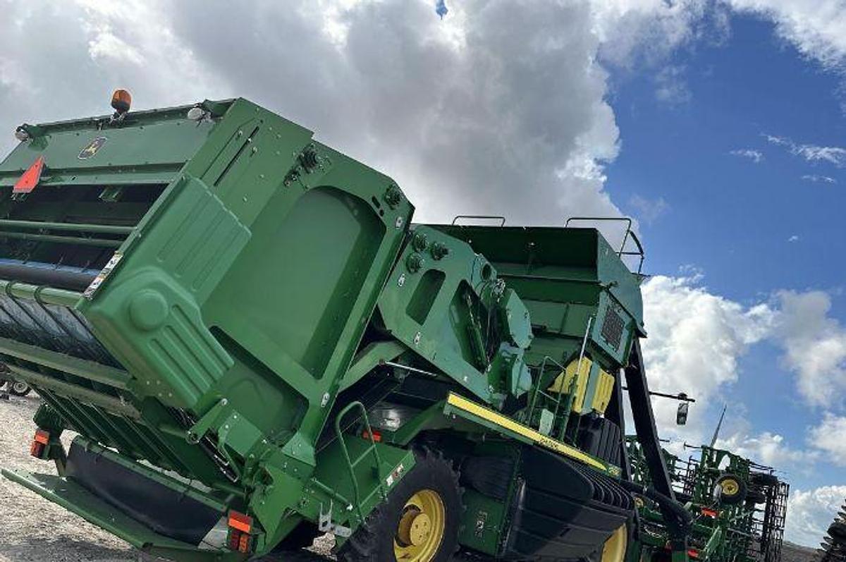 Used 2020 JOHN DEERE CP690