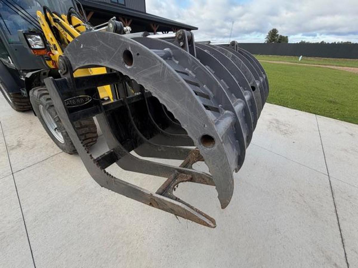Used 2004 WACKER NEUSON Wheel Loader + Attachment