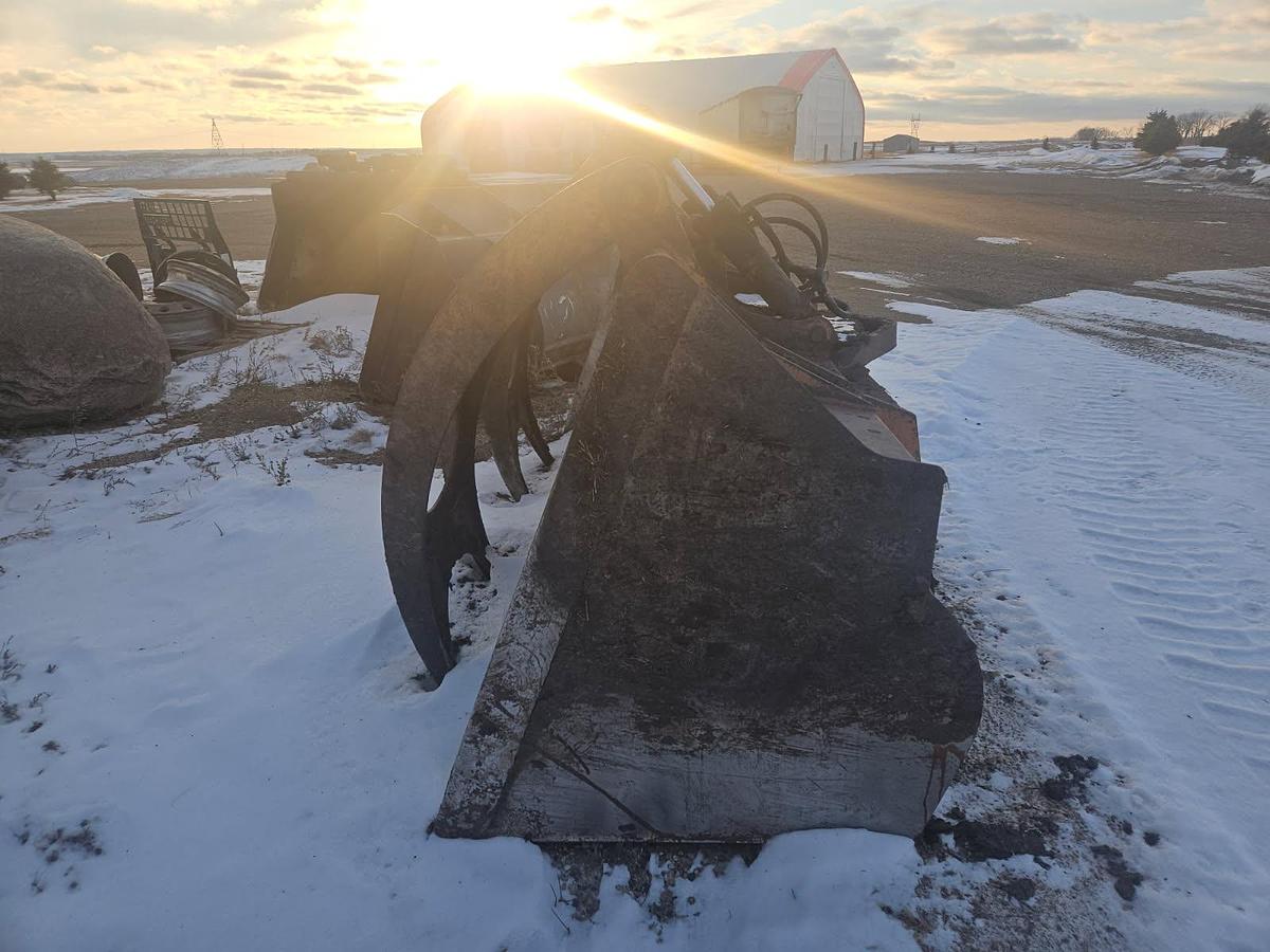 Used Case IH Industrial 3.5 Yard Grapple Bucket