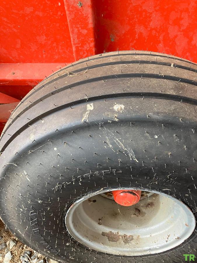 Used 2012 Kuhn Knight 8124 Manure Spreader