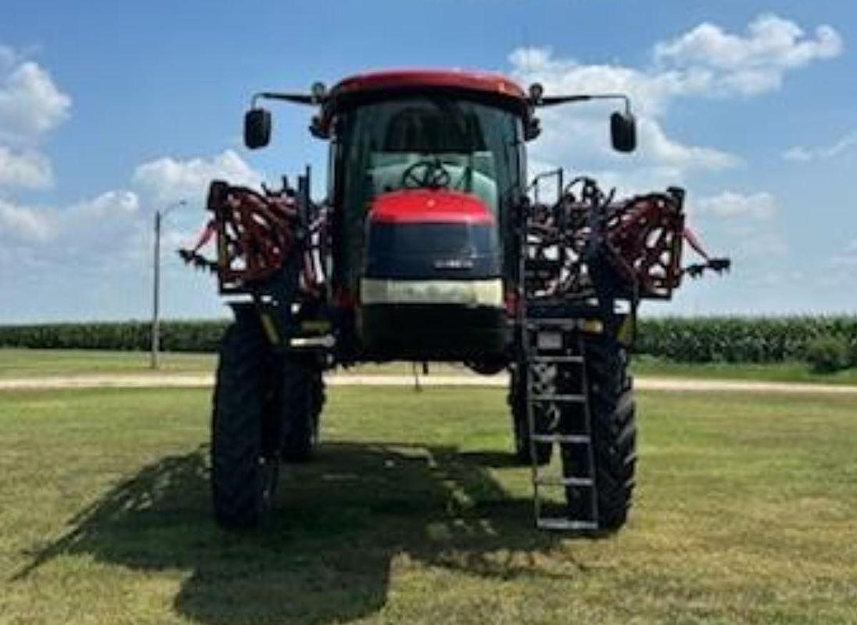 Used 2016 Case IH Patriot 4440 Self-Propelled Sprayer