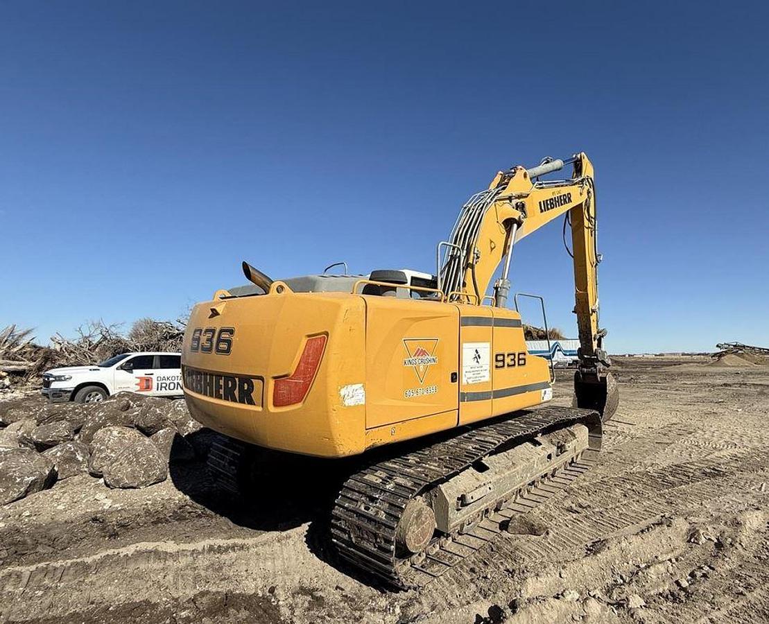 Used 2015  LIEBHERR R936 LC Excavator