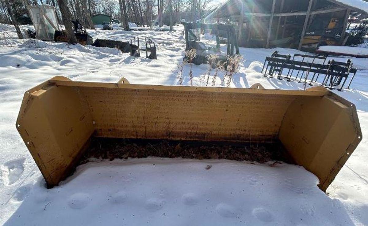 Used 2012 JOHN DEERE 5085m