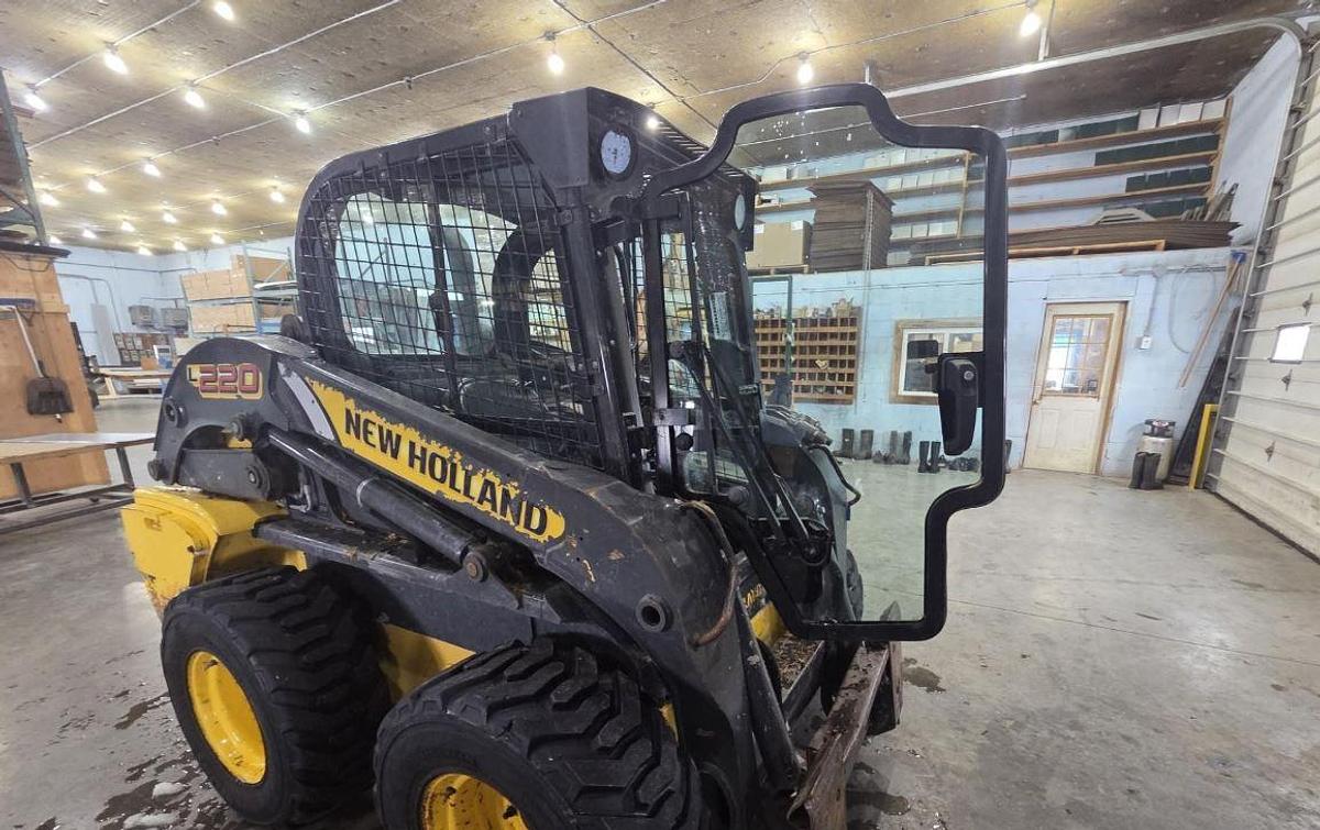 Used 2011 New Holland L220