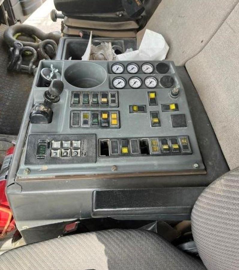 Used 2008 Grove GMK6220L