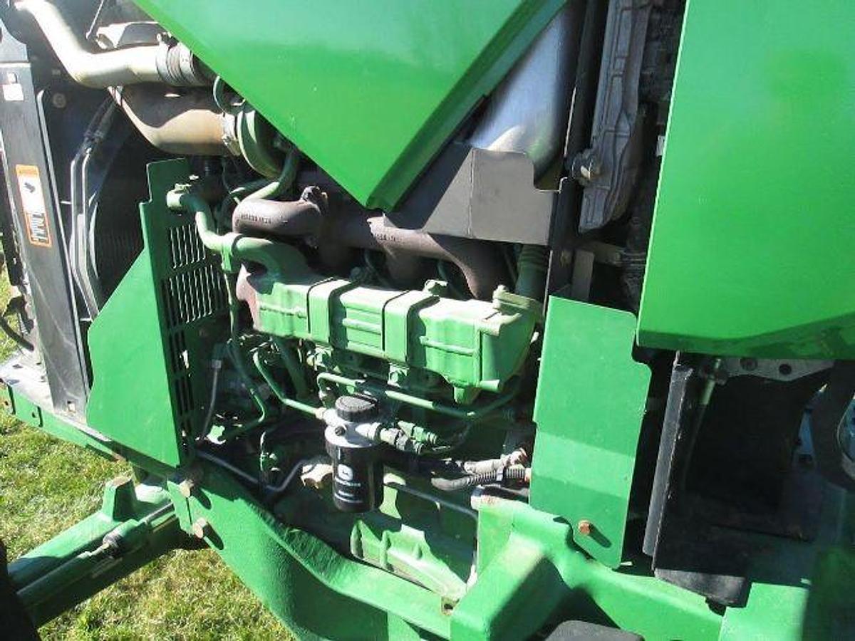 Used 2013 JOHN DEERE 5100M