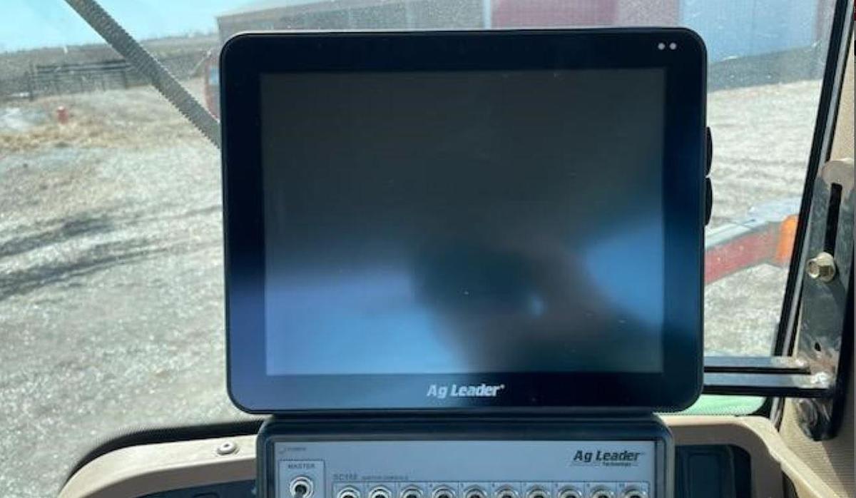 Used 2022 JOHN DEERE 1720