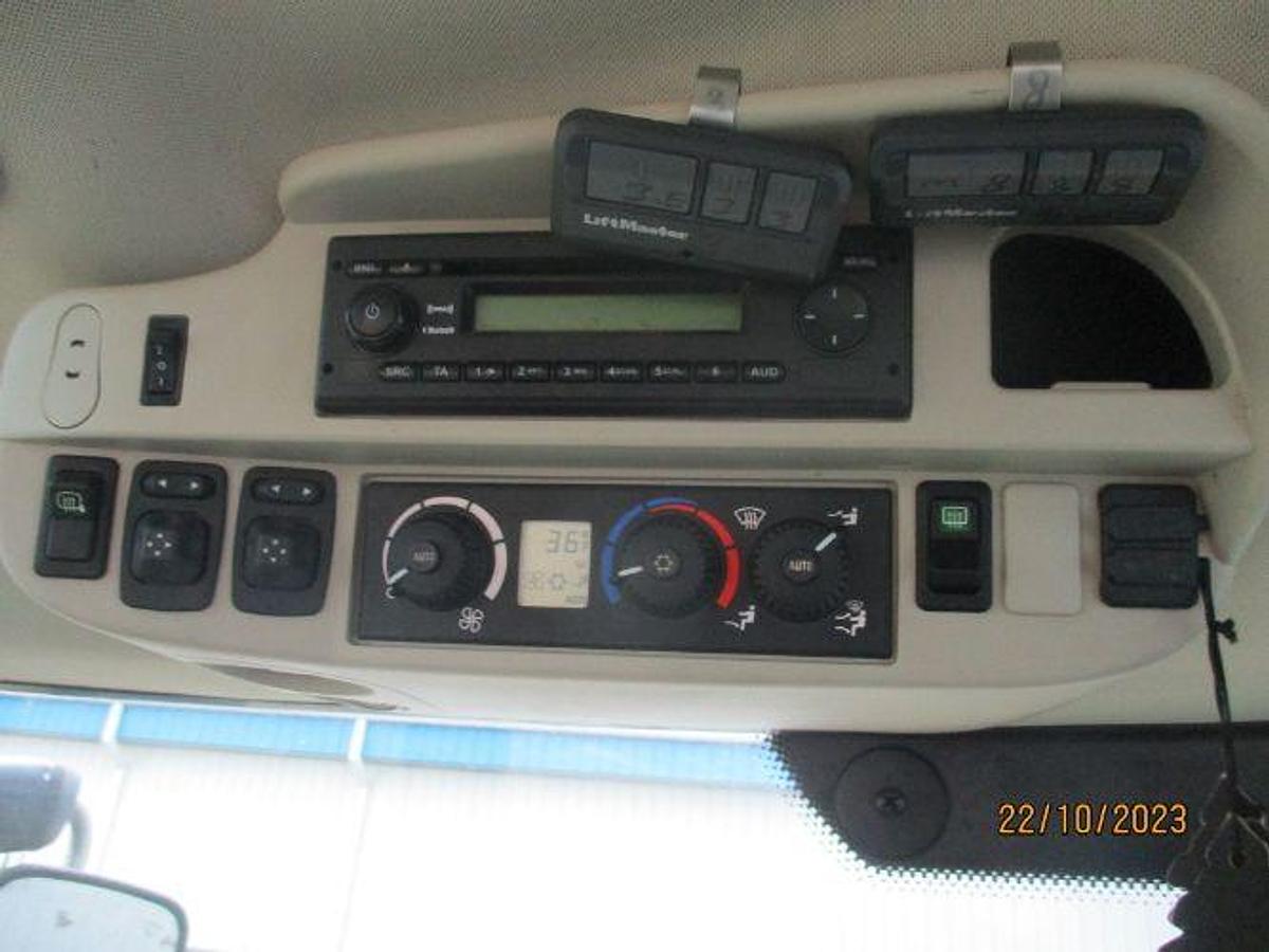 Used 2013 JOHN DEERE 6150R