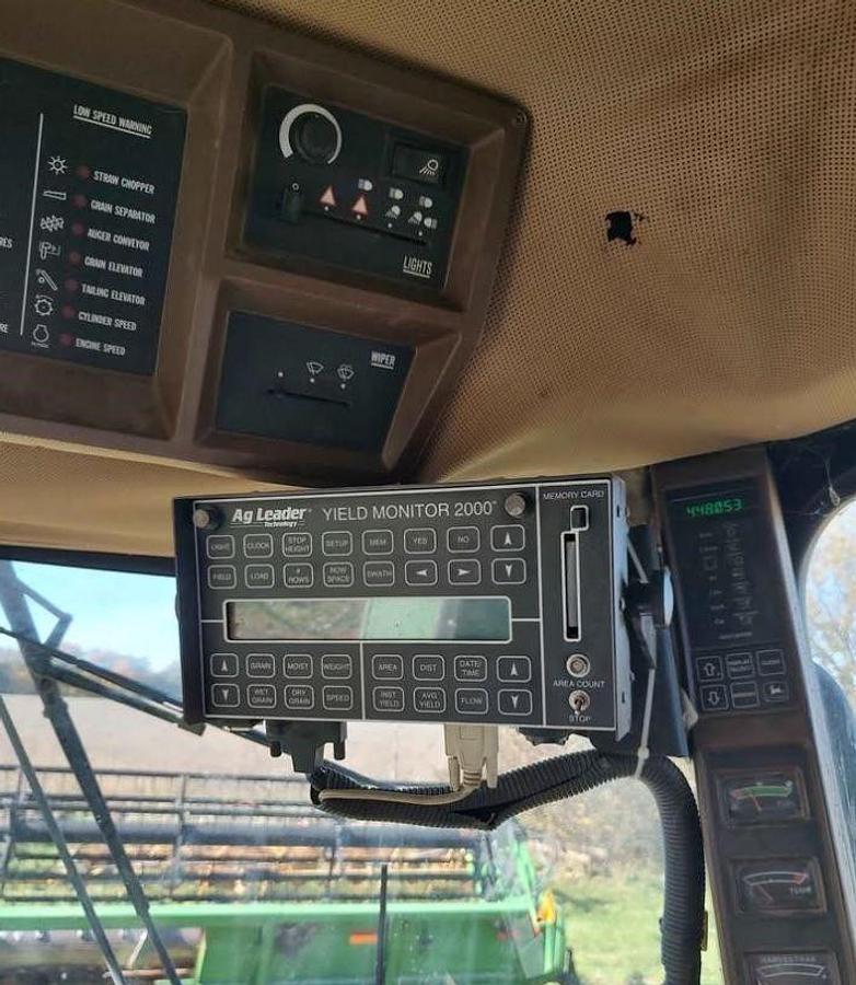 Used 1999 John Deere 9510 Combine