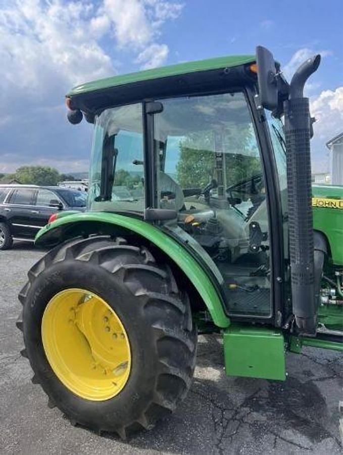 Used 2018 JOHN DEERE 5075E
