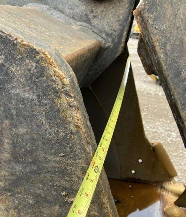 Used 2017 KOMATSU PC240 LC 11