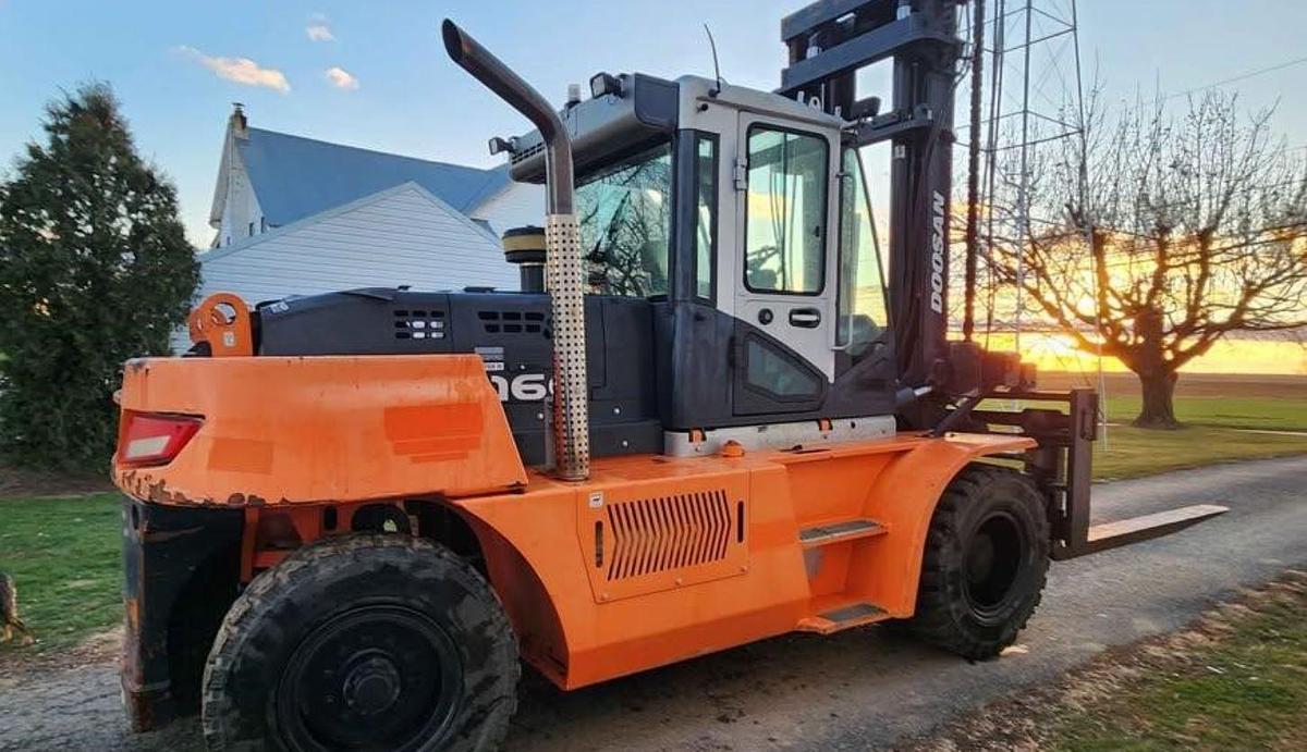 Used 2019 DOOSAN D160S-5