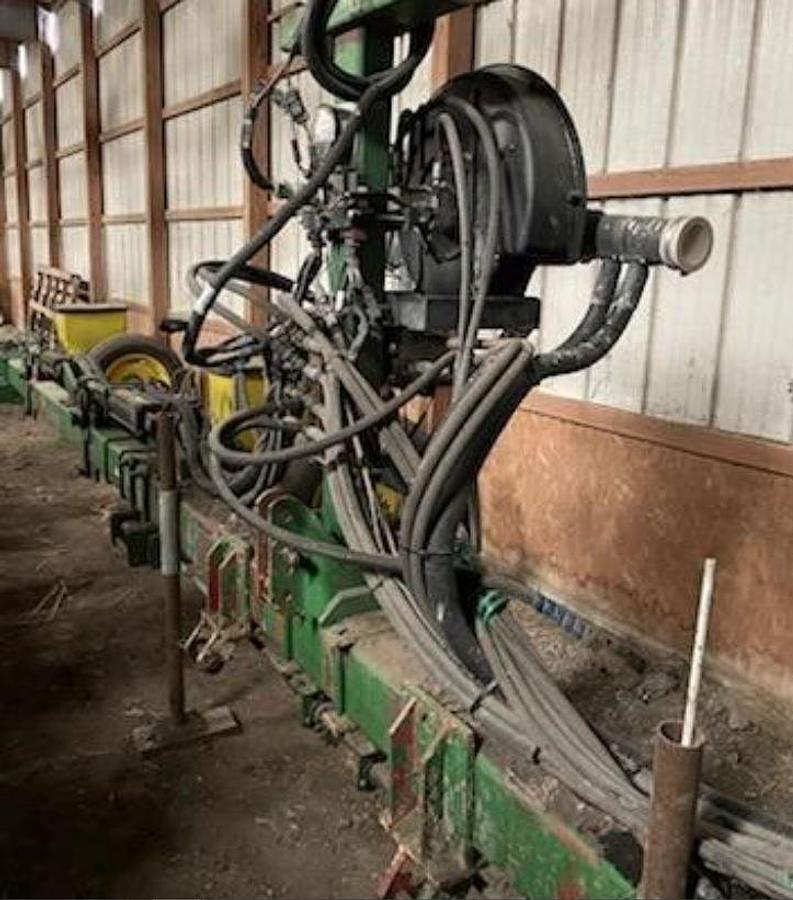 Used 2022 JOHN DEERE 1720