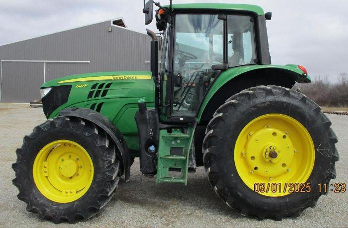Used 2017 JOHN DEERE 6110M