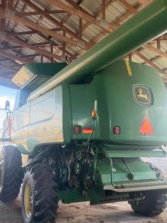 Used 2007 John Deere 9760 STS Combine with 893 Corn Head