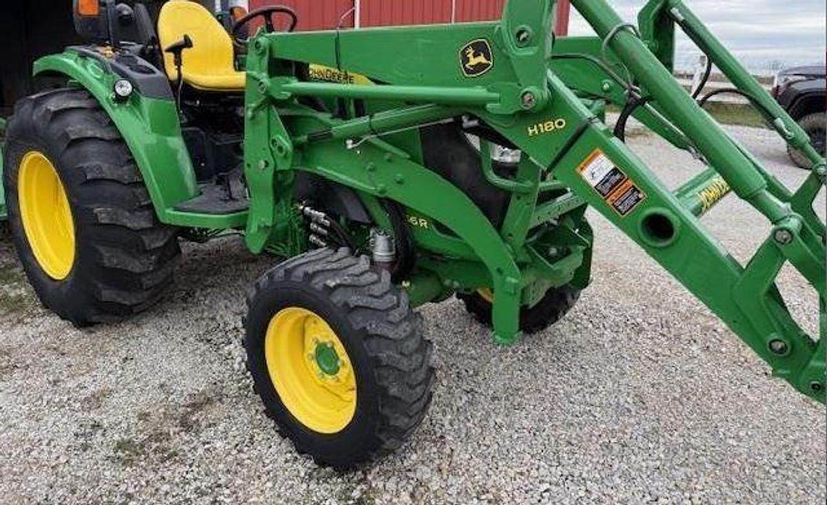 Used 2015 JOHN DEERE 4066R