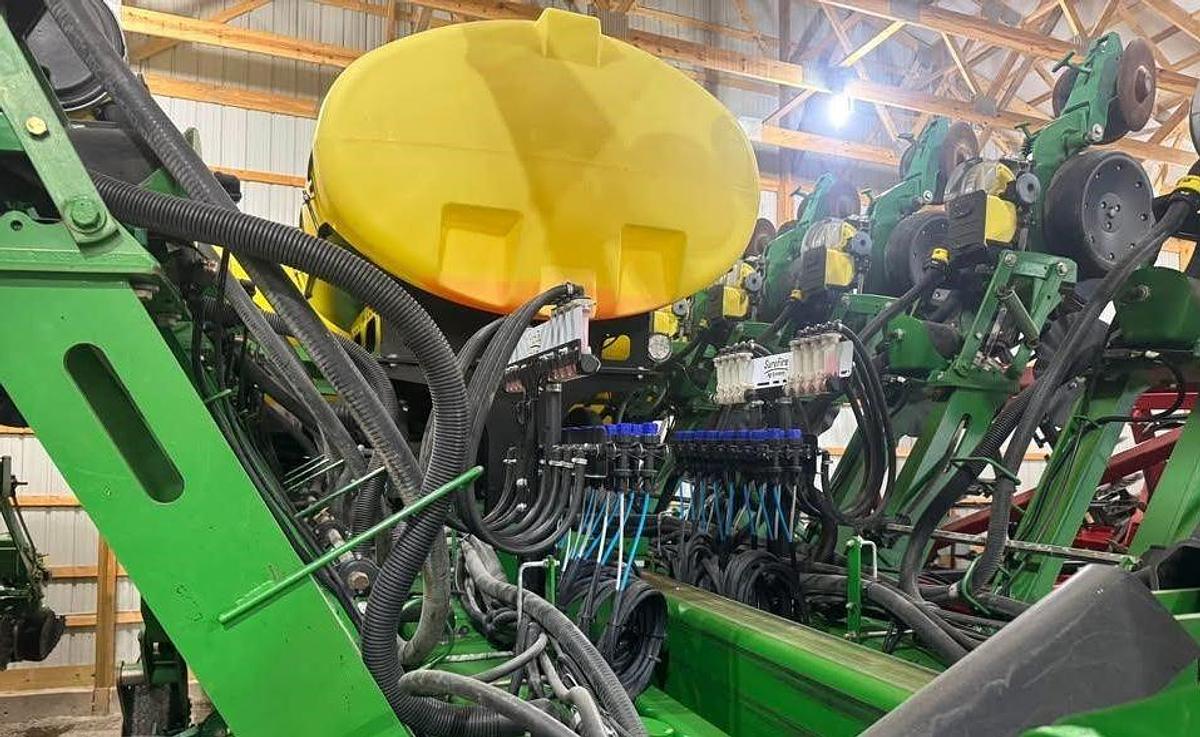 Used 2012 John Deere 1790 Planter