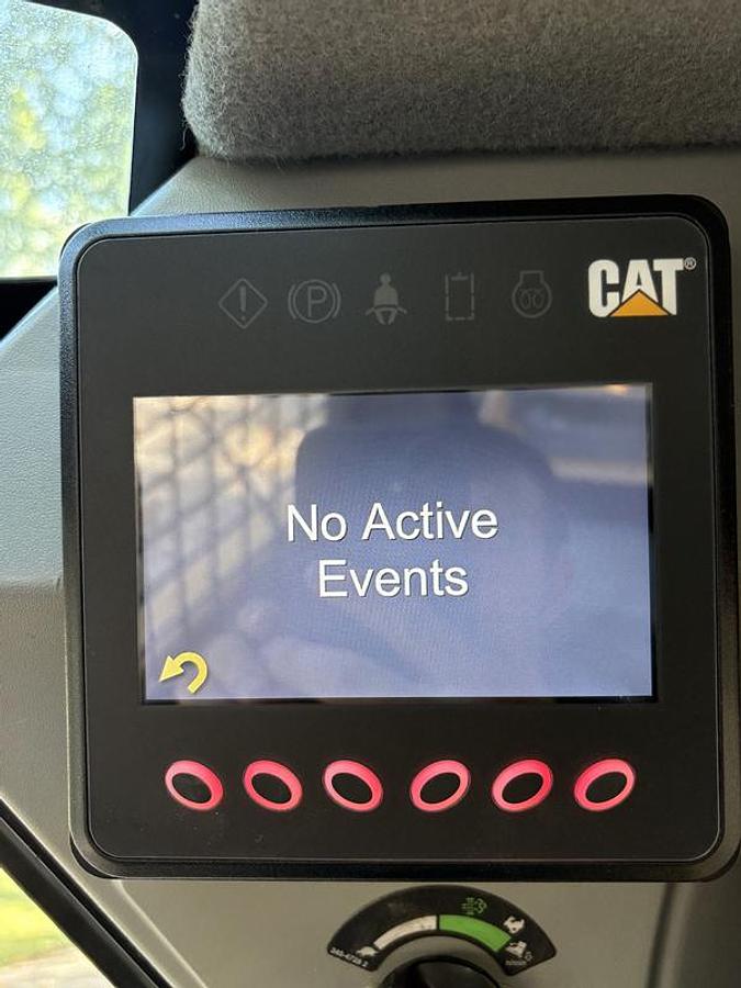 Used 2023 Caterpillar 289D3