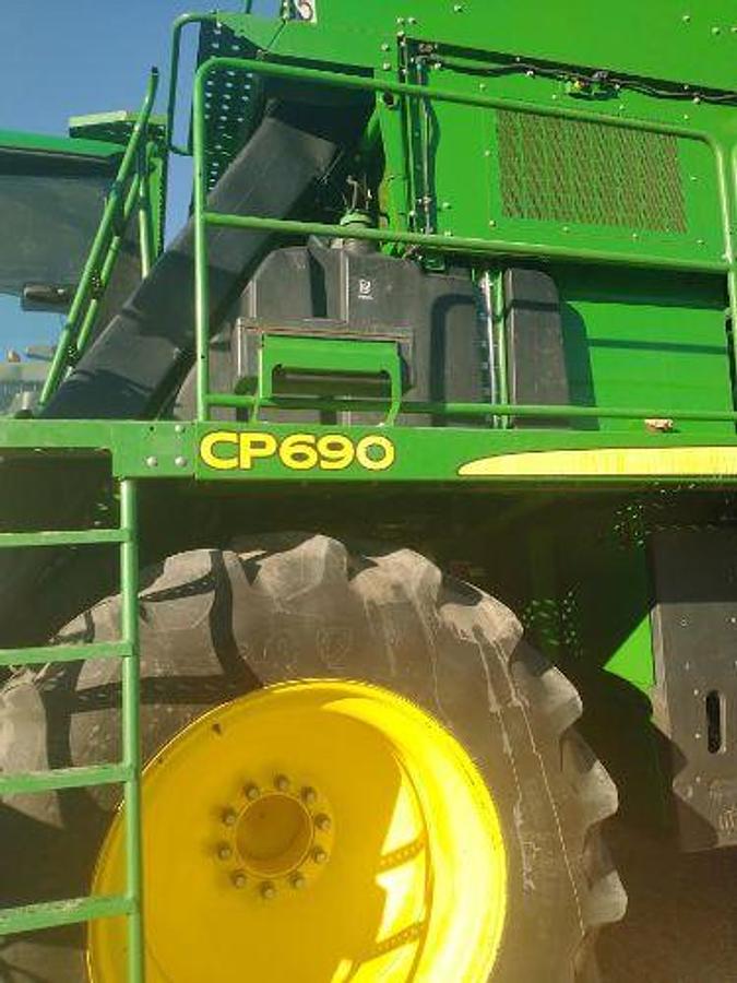 Used 2017 JOHN DEERE CP690 Cotton Picker