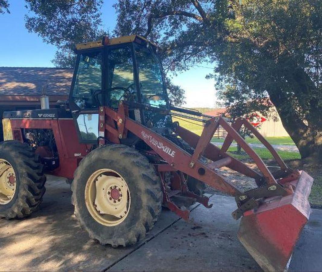 Used 1988 VERSATILE 276