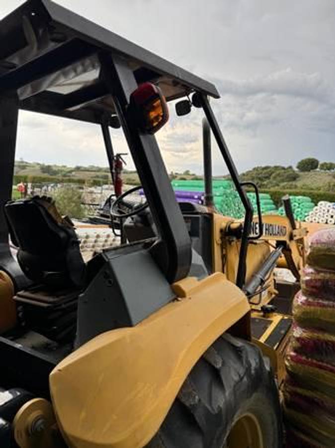 Used New Holland U80C Loader