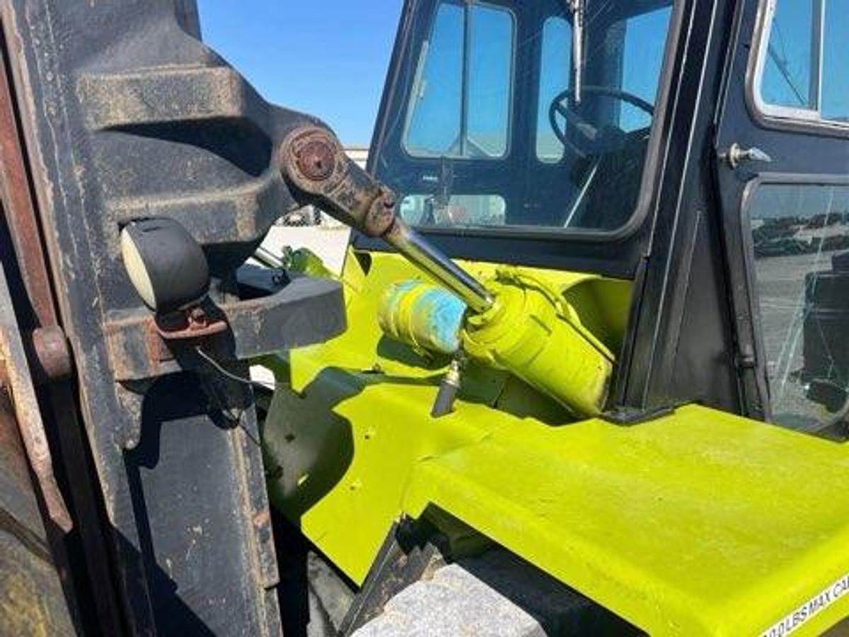 Used 1984 Clark Forklift