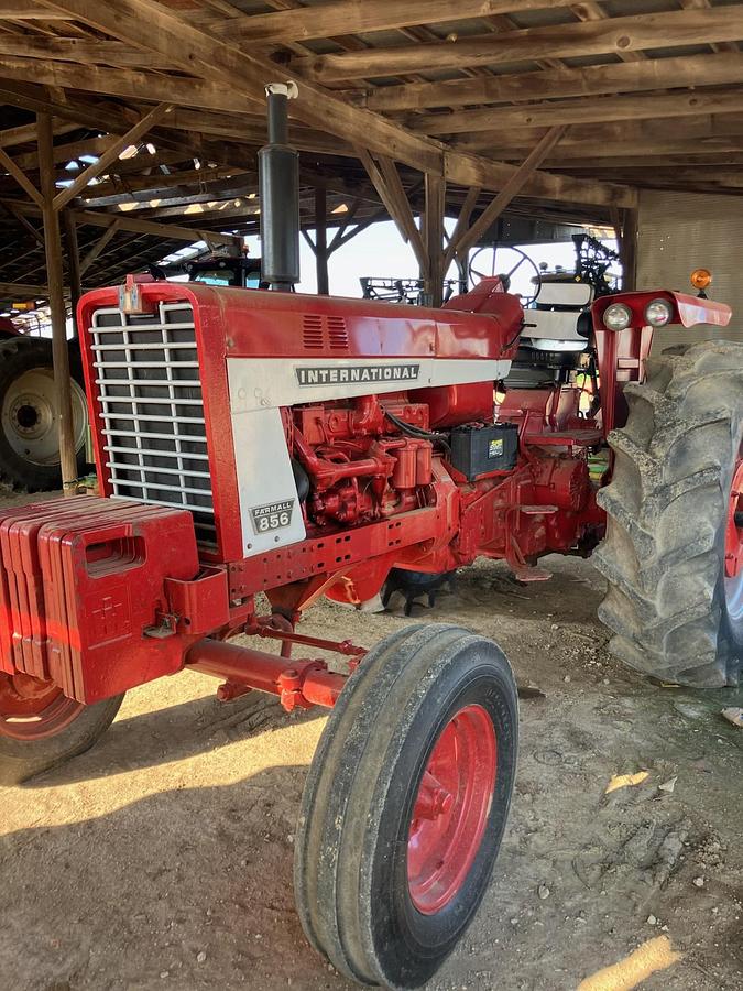 Used 1969 International 856