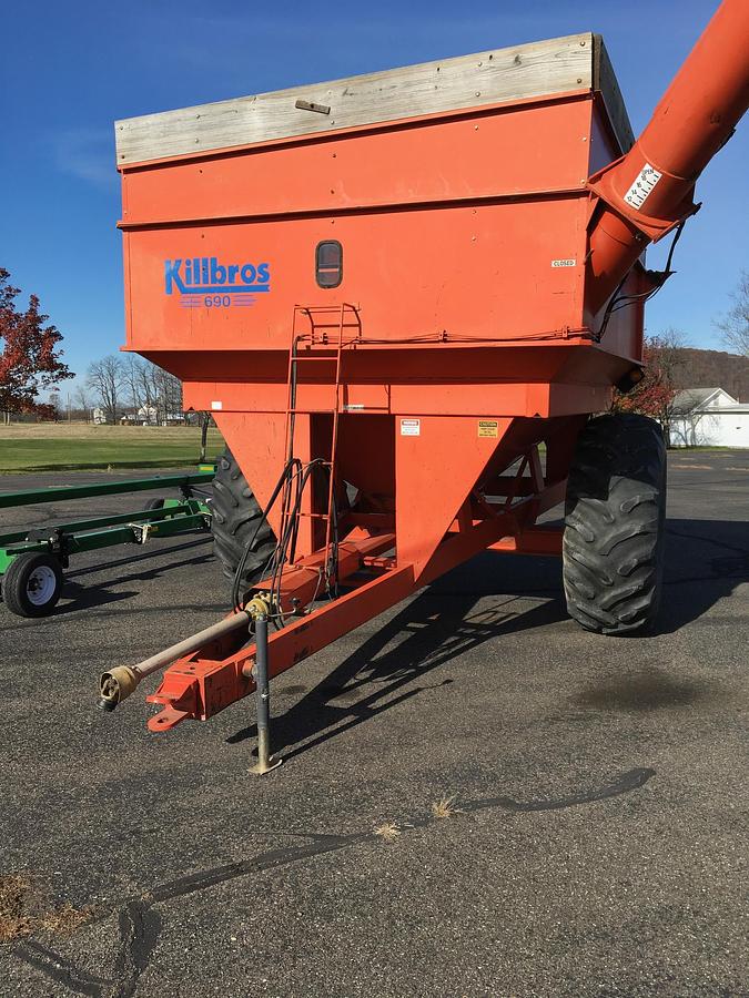 Used Unverferth HT25 & Killbros 690