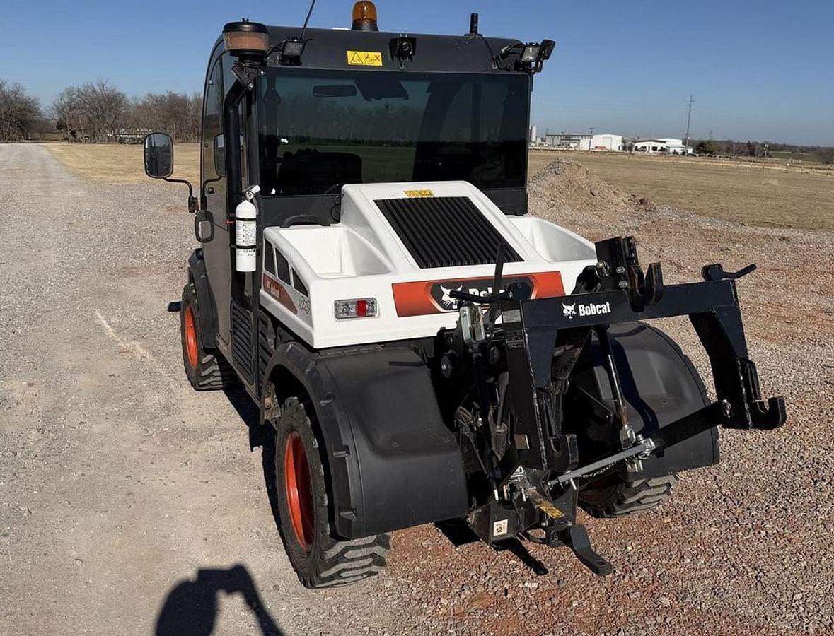 Used 2024 BOBCAT TOOLCAT UW53