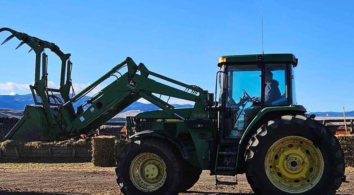 Used 2001 JOHN DEERE 7510