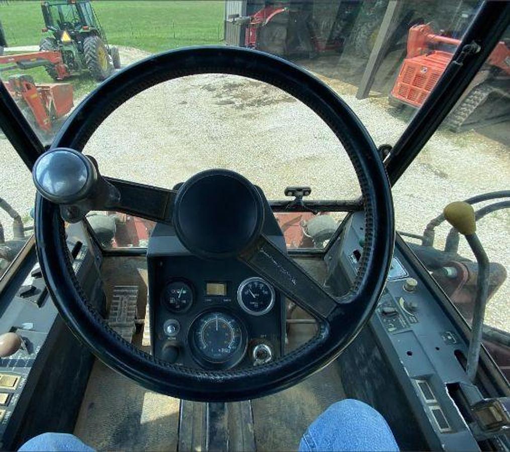 Used 1988 VERSATILE 276